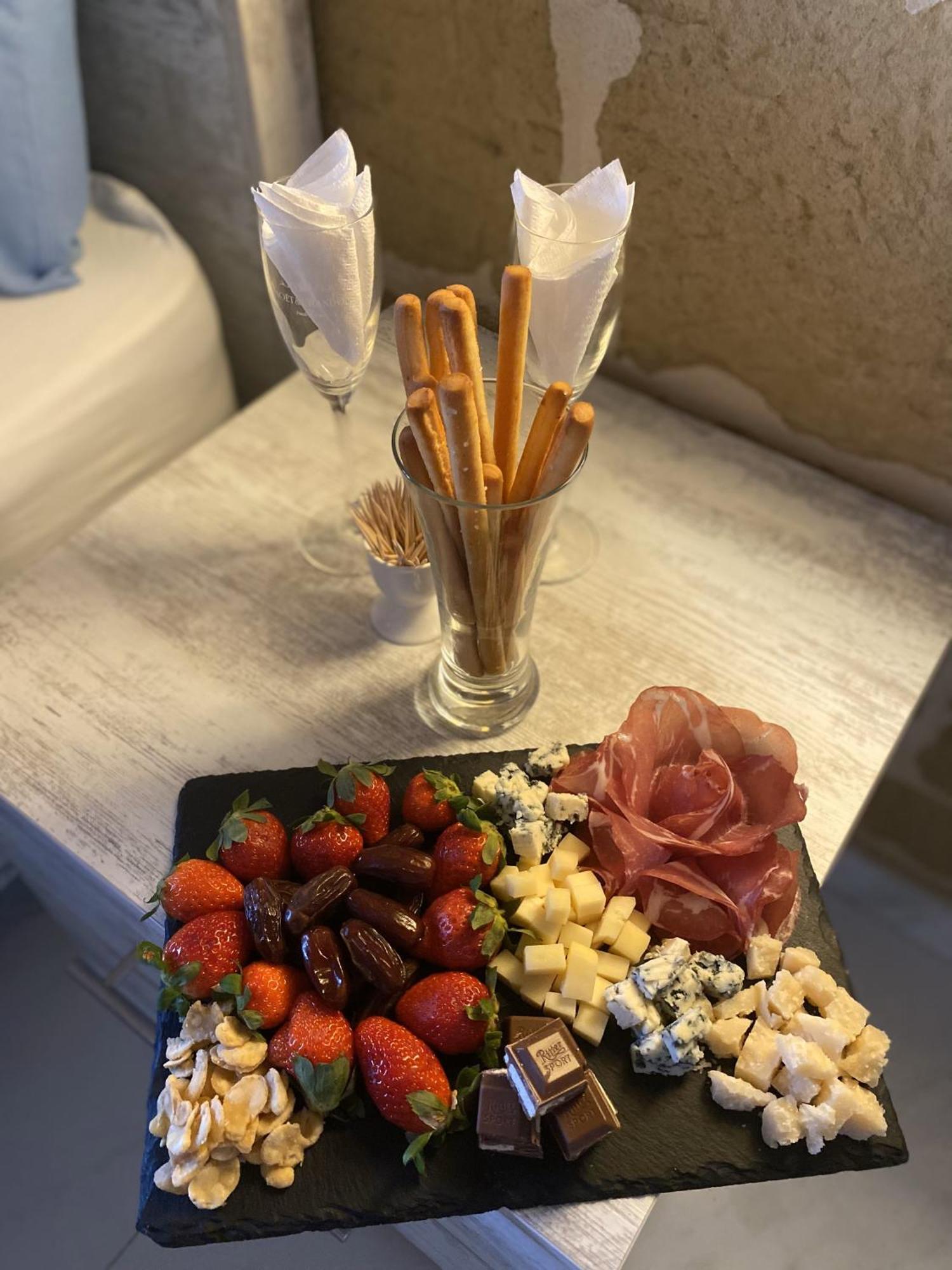 Bed and Breakfast Fiftyfour West Boutique Living Għarb Exteriér fotografie