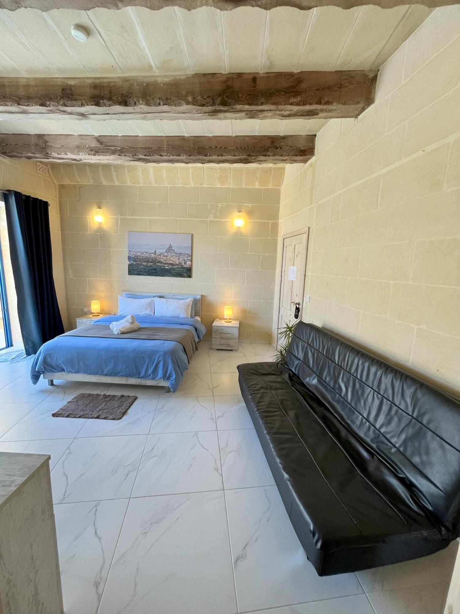 Bed and Breakfast Fiftyfour West Boutique Living Għarb Exteriér fotografie