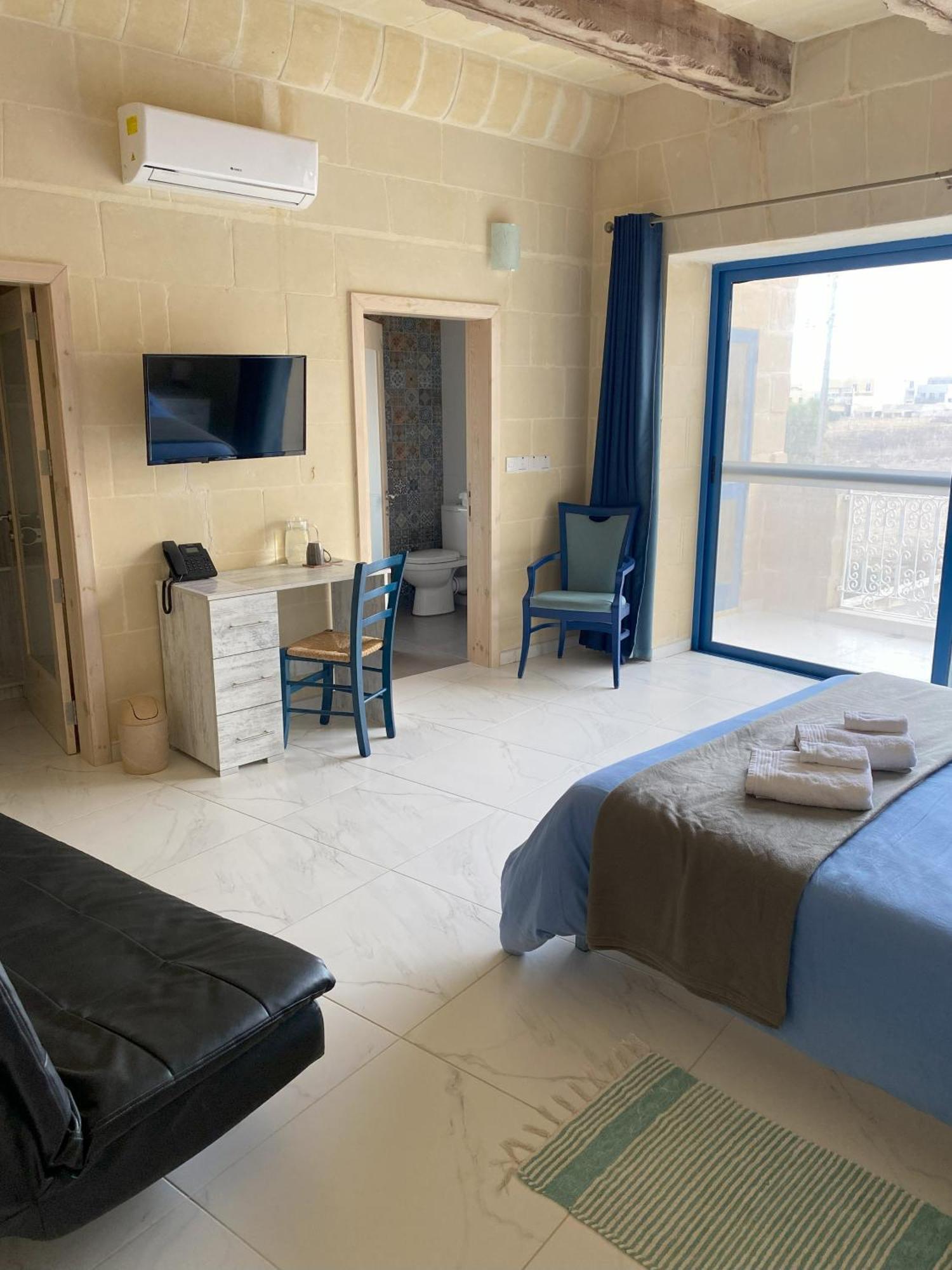 Bed and Breakfast Fiftyfour West Boutique Living Għarb Exteriér fotografie