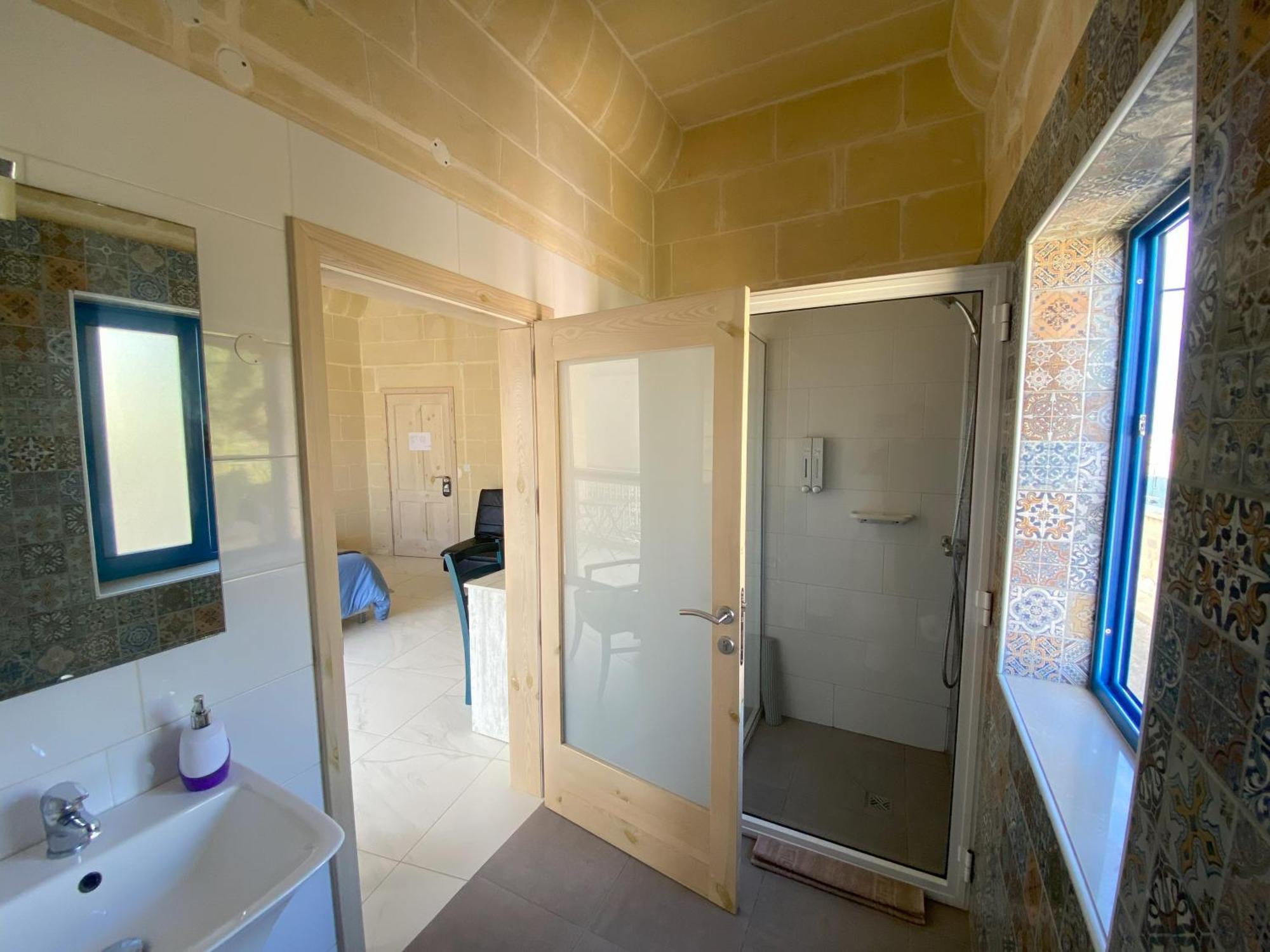 Bed and Breakfast Fiftyfour West Boutique Living Għarb Exteriér fotografie
