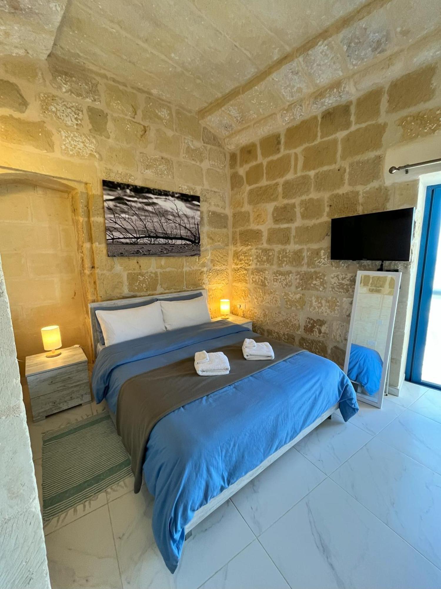 Bed and Breakfast Fiftyfour West Boutique Living Għarb Exteriér fotografie